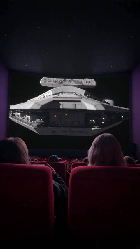 4D Cinema - A cinema screen stops holding what is on it, and the room ducks