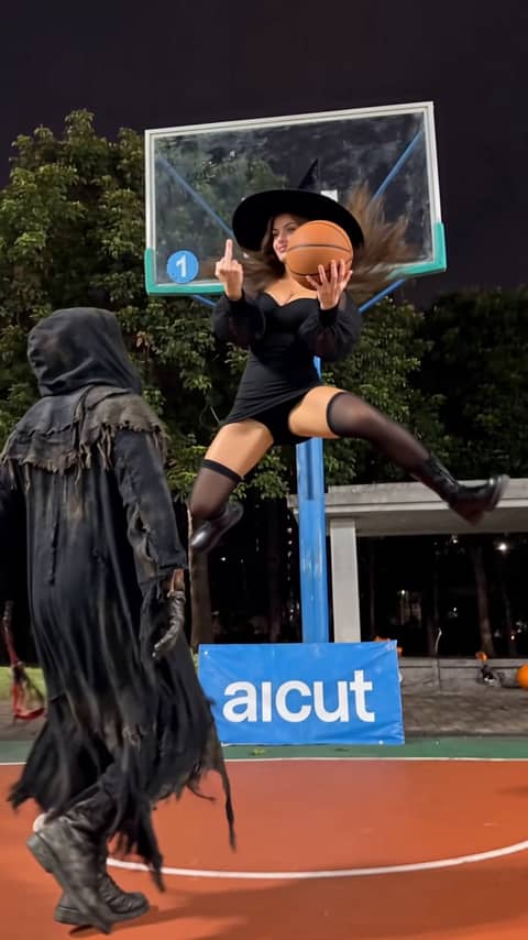 Middle Finger Dunk Trend - Pick a dunker and a defender. Your dunker crosses, slams it over the defender and walks off to the camera in the viral streetball trend, on the night court or a place you pick.